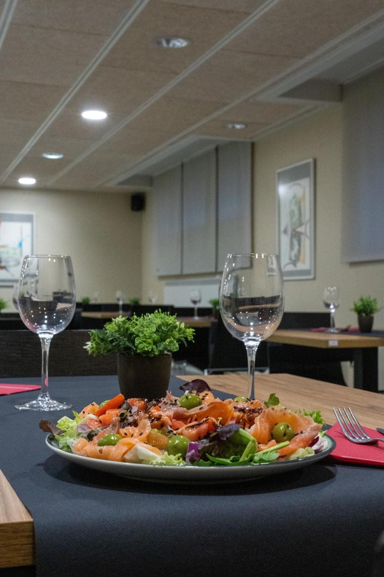 Hotel Y Apartamentos Snoe Isaba Εξωτερικό φωτογραφία